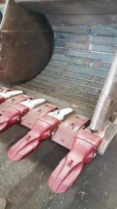 PC600 Bucket Rebuild (4)